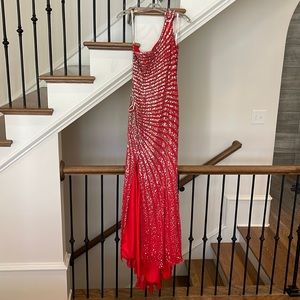 Terani Gown, Size 4, Red color, one shoulder.